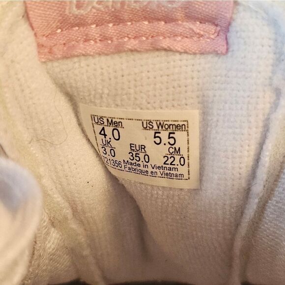 VANS x BARBIE Sk8-Hi Tapered Platform Sneakers - Size 5.5 - Picture 11 of 11